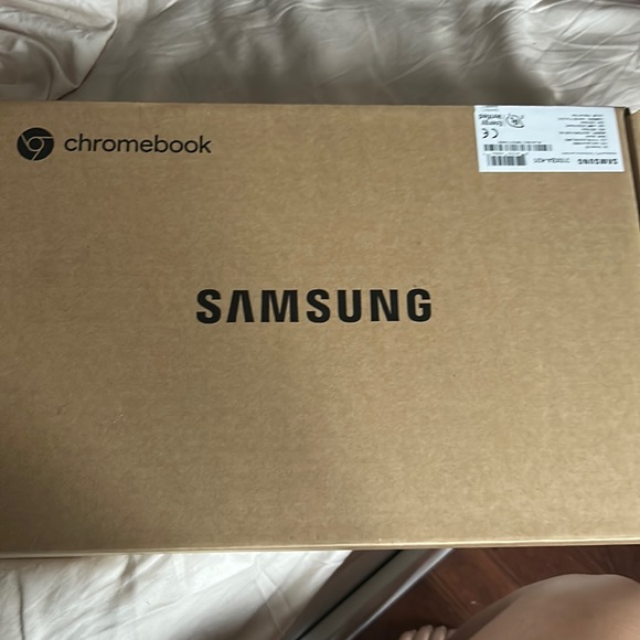 Samsung Chromebook 11.6 - Picture 2 of 4